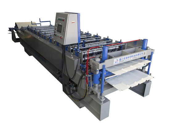 Qu'est-ce qu'une machine à panneaux de toit ?