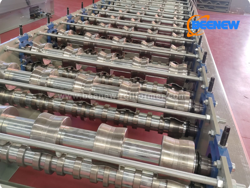 Machine de toiture de formation en rouleau