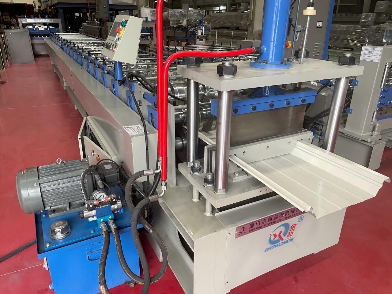 Machine de toiture en métal à verrouillage rapide